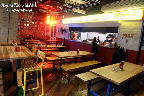 Pink's Hot Dogs BGC .